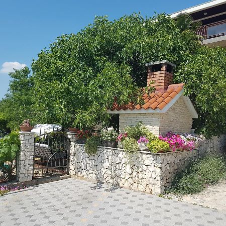 Apartment Adis شيبينيك المظهر الخارجي الصورة